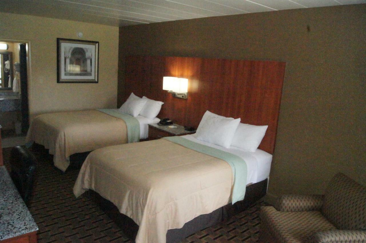Days Inn By Wyndham Durham/Near Duke University Buitenkant foto